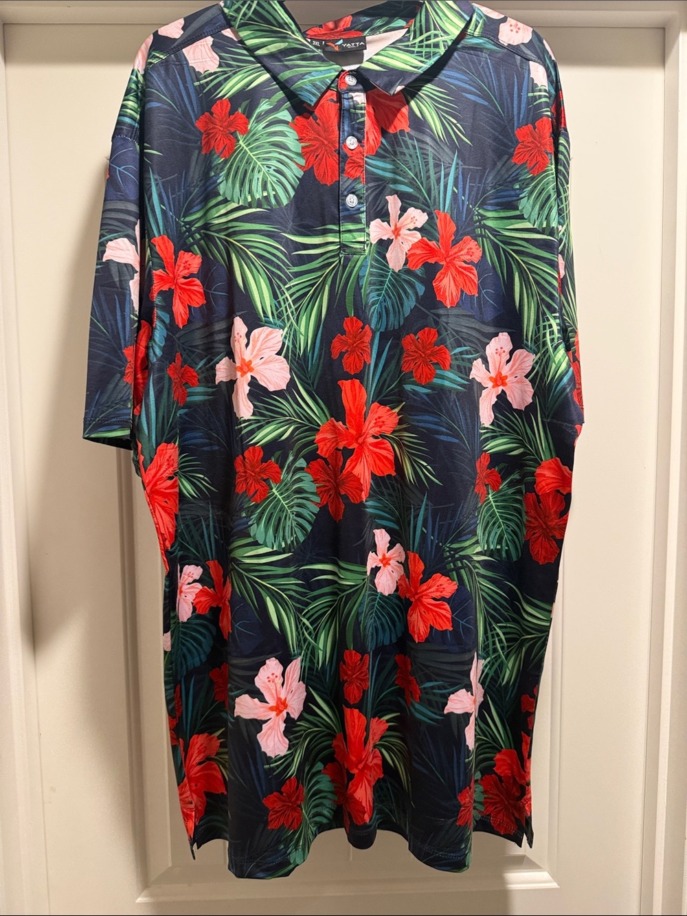 Yatta Golf Floral Polo - Black with Red & Pink Hibiscus